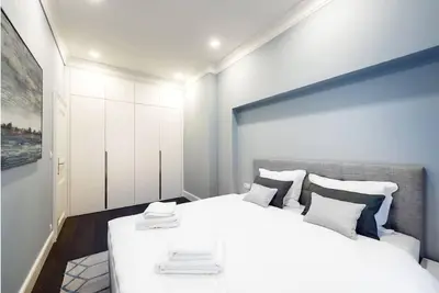 Image de Newly renovated 2 bedroom apartment in city center