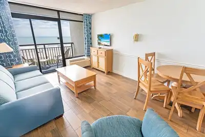 Beach Bliss! Oceanfront 1br Condo w/ Pool Access