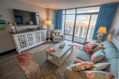 Image de Sand Dunes, 5th Floor, Direct Oceanfront, Pools!