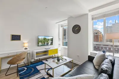 Image de Open City View w/ King Bed, Gym, Rooftop, Lounges!