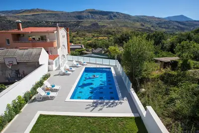 Image de Lux 800 m2 villa with 2 swimming pools, 12-16 pax, Srinjine-Split