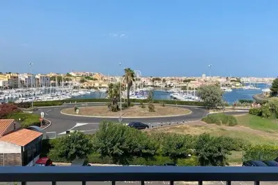 Image de Appartement Avec 2 Chambres, Piscine Et Parking - À PROXIMITÉ De La Plage
