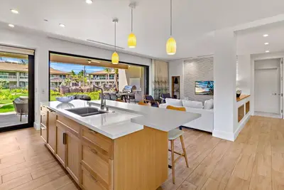 Image de Maui Resort Rentals: 9 Total Bedrooms at Kaanapali’s Newest Luxury Residences, Steps from Beach & Resort Amenities!