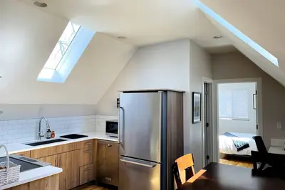 Image de Walkable RiNo / Downtown - Modern Private Carriage House