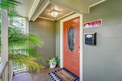 Image de Historic BoHo Bungalow | Walk to Swan Lake