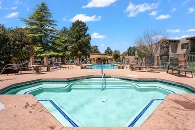 Image de Red Rock Summer Escape in Sedona | Hang by the Pool & Hot Tub | Grill, Pickleball, Trails & Golf