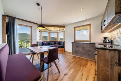 Image de Appartement 'Haughof - Blumenwiese' avec vue sur les montagnes, Wi-Fi et balcon