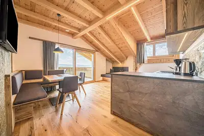 Image de Appartement 'Haughof - Bauerngarten' avec vue sur les montagnes, Wi-Fi et balcon