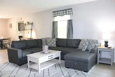 Image de No Stairs Rustic Farmhouse Apt King Beds/Fast Wifi