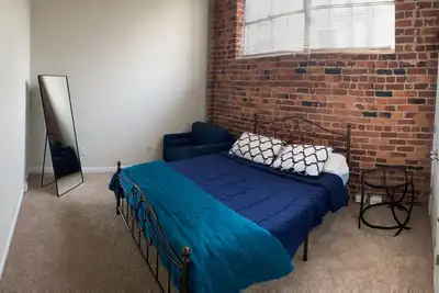 Image de Cozy apt in the heart of downtown richmond  Va with a fireplace