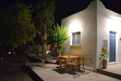 Image de Village House with Garden by the Beach