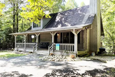 Image de Shadyview Ridge: Glades Mountain Escape - With Hot Tub and Pool Table!