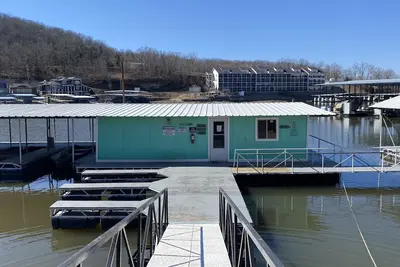 Image de Located on the quiet side of the Lake at Niangua Hills Resort