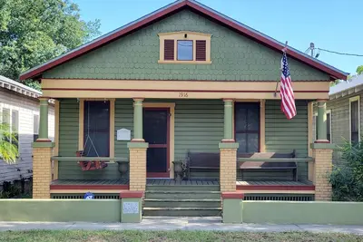 Image de Urban Bungalow. . . Close to Everything! ! !