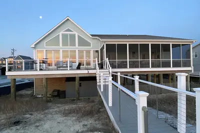 Image de Ideal Beachlovers' Retreat - Private Beachfront Home Built in Nov 2019!