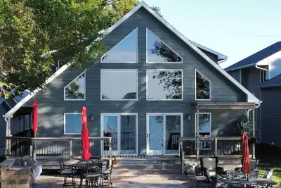 Image de The Lakehouse at Johnson Lake – Your Perfect Getaway!