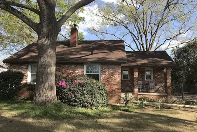 Image de 1. 3 Mile Walk to the Augusta National Clubhouse! <br>Lovely Cottage with Space!