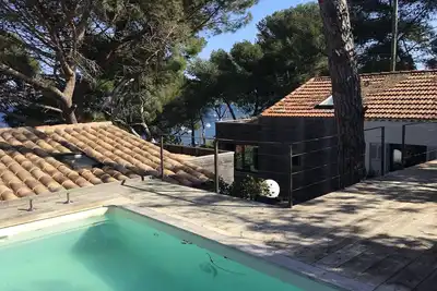 Image de Maison et cabanon face à la mer  sur la Presqu'île de Giens
