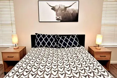 Image de Cozy Spacious Corporate Housing 4 Br|2. 5 Bath|Loft|Office|Near Tesla