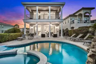 Image de Oasis Villa | 5 Bed, 4. 5 Baths, 3, 200 Sq. Ft. , Theater and Game Room