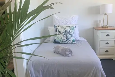 Image de Swansea Peninsula Accomodation - 5 min to beach!