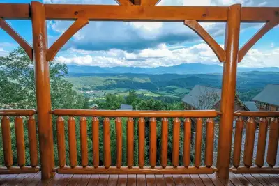 Image de Scenic Sunrise - Mountain Views + Community Pool Access + Outdoor Hot Tub