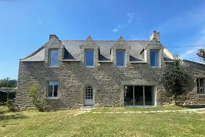 Image de Maison typique avec  vue mer à Landrezac