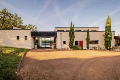 Magnifique villa avec piscine, babyfoot et pingpong au coeur du Périgord