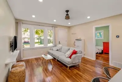 Image de 2bdrm Family Cottage - Short walk to the Beach