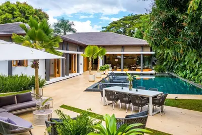 Image de Brand New-5 Bed/Walking distance to the beach-Chef and butler included!