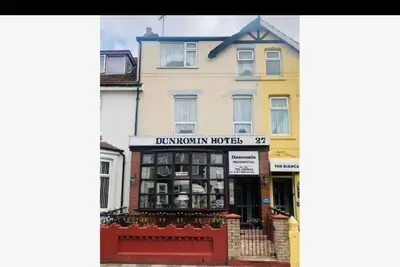 Image de promenade pleasure beach and short 5 minutes walk to the football ground. all ro.