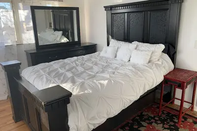 Image de Entire Luxury Apt - Street Adjacent to Golf Course