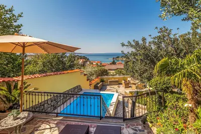 Image de Superbe maison à Banjol avec sauna