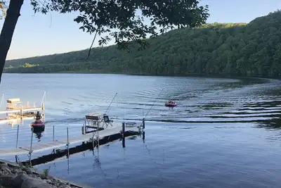 Image de Up lakefront cabin on warm inland lake across the street from Lake Superior