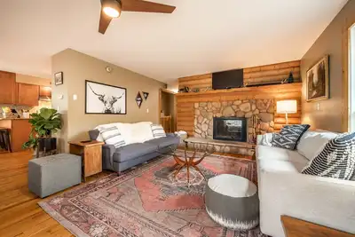 Image de Beautiful 5 Br Creek-side Cabin Pikes Peak