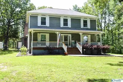 Image de Get away from the City hustle and bustle, spend some quiet time on the lake