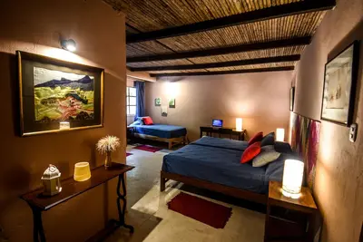 Image de Hermosa casa de lujo en la selva, a orillas de la Laguna Azul.