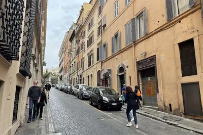 Image de Charme within walking distance of Trevi Fountain and Spanish Steps