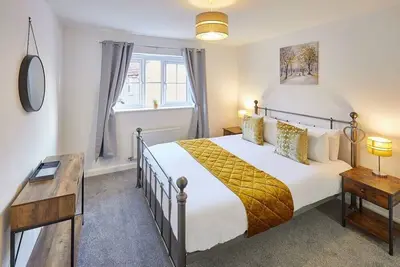 Host & Stay | Redsky House