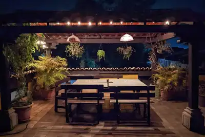 2 bedroom in the center with volcano views