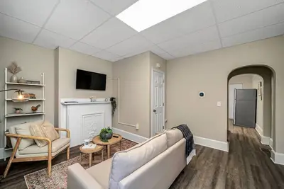 Image de Cozy Row House Quiet Designer Heaven Central