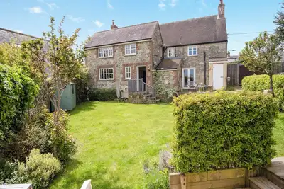 Image de 4 chambres à coucher à Niton