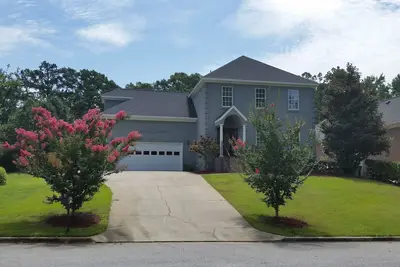 Image de Stay Close to the Action – Comfortable 3br Near Augusta National.