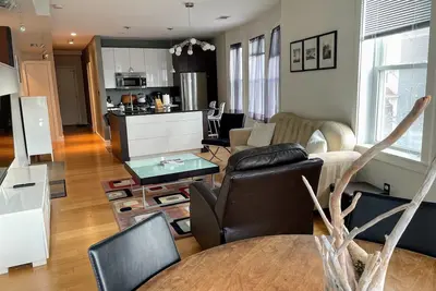 Image de Spacious 2 Bdr with full kitchen and in-unit laundry - Central Square Cambridge