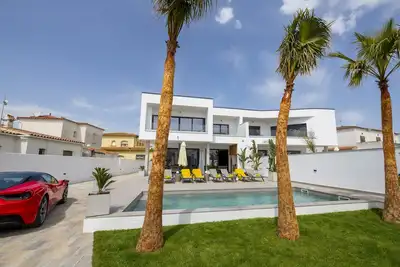 Image de Splendide villa contemporaine plein centre ville 3mn à pied plage et restaurants
