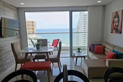 Image de Beautiful 3 bedroom Condo! spectacular seaview 14th floor!