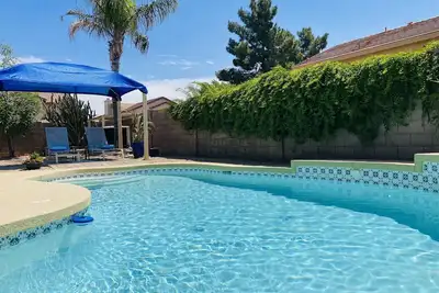 Image de Newley remodeled 3 bed/2bath heated pool, pool table.