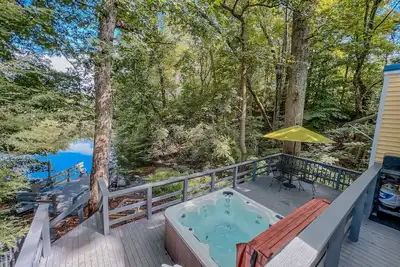 Image de Lake Life A-Frame (Hocking Hills Area)