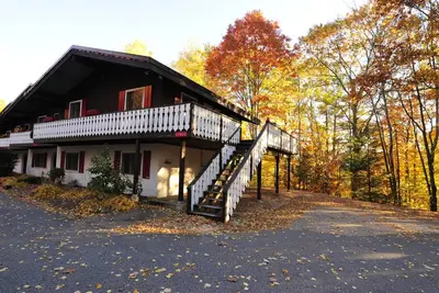 Image de Townhouse in the mountains, close to Storyland and more!