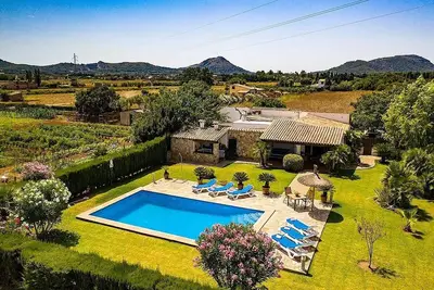 Traditional Mallorcan Countryside Villa -  A/C, Private Pool close to Pollensa, Alcudia & Beaches!